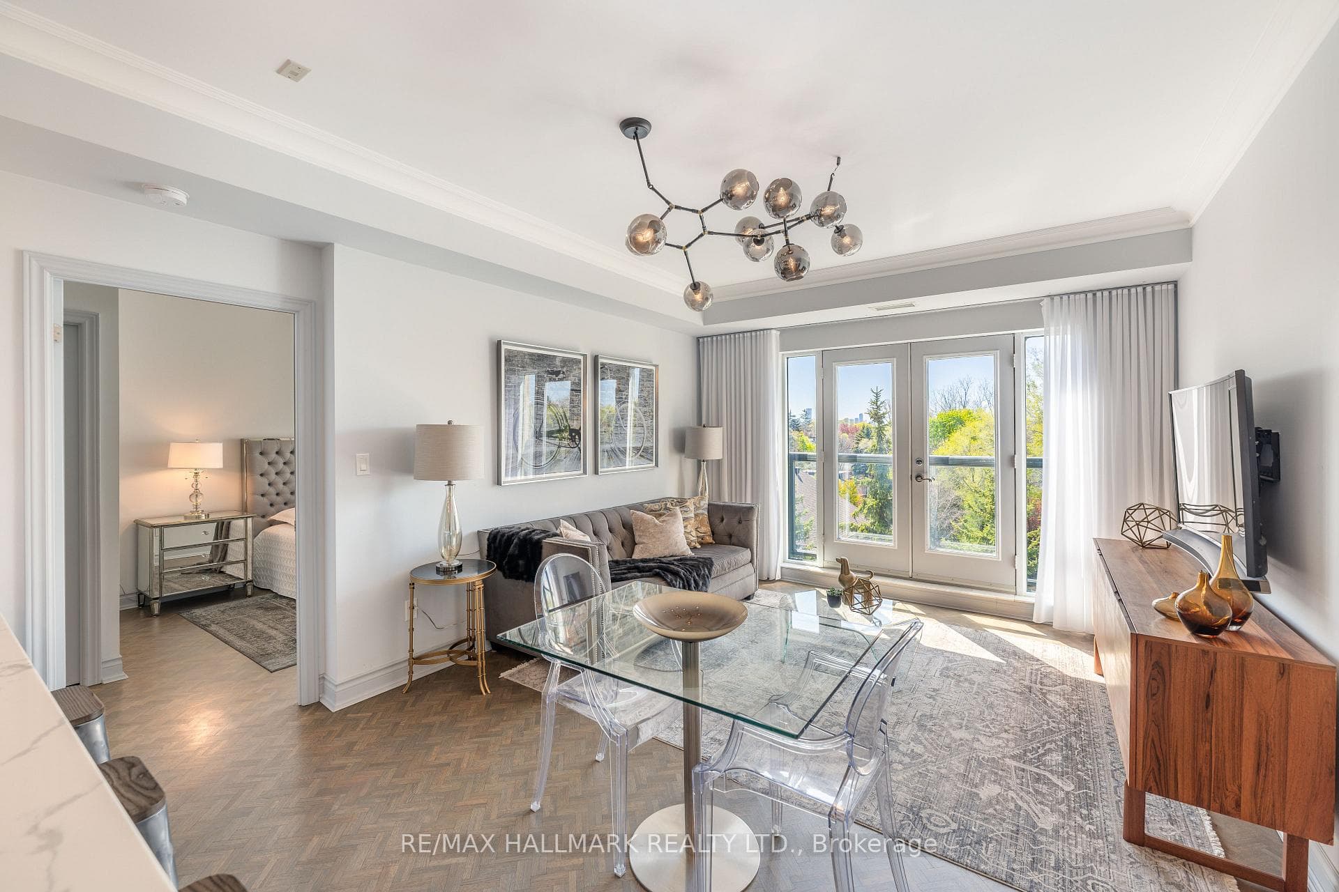 Living/Dining Rooms W Juliette Balcony&South View