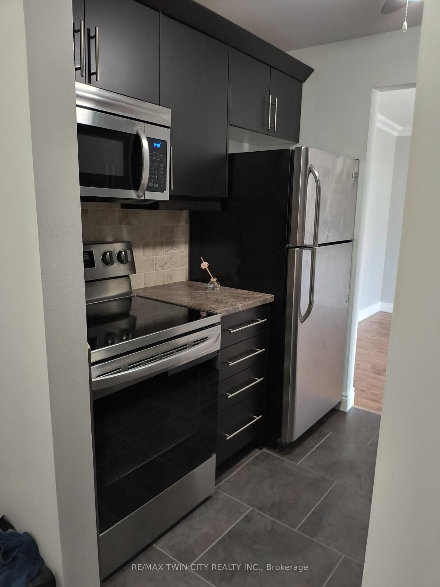 735 Deveron Crescent Unit 211 photo 2