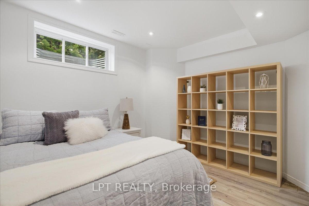 62 Williams Street photo 33