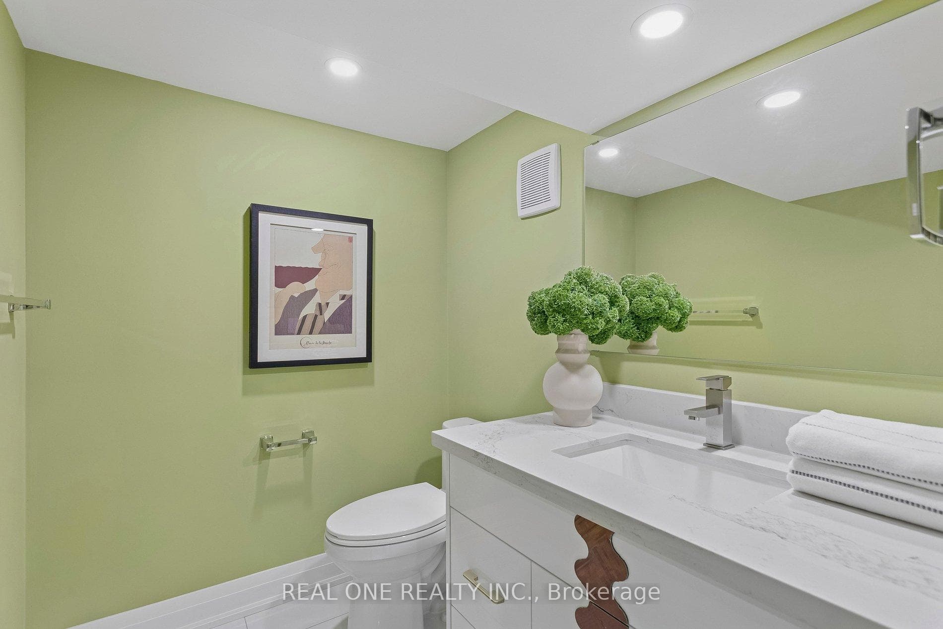 1395 Silversmith Drive photo 45