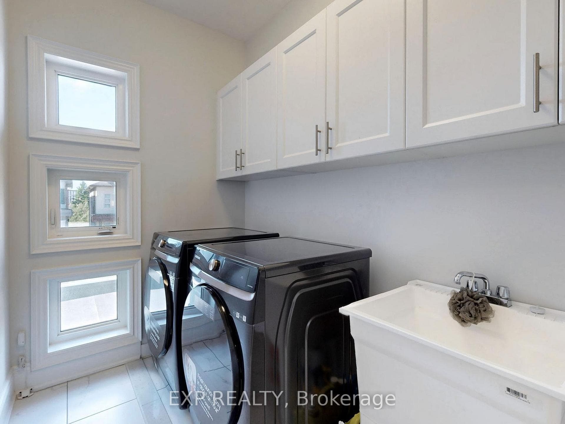 30 Duxbury Road photo 35