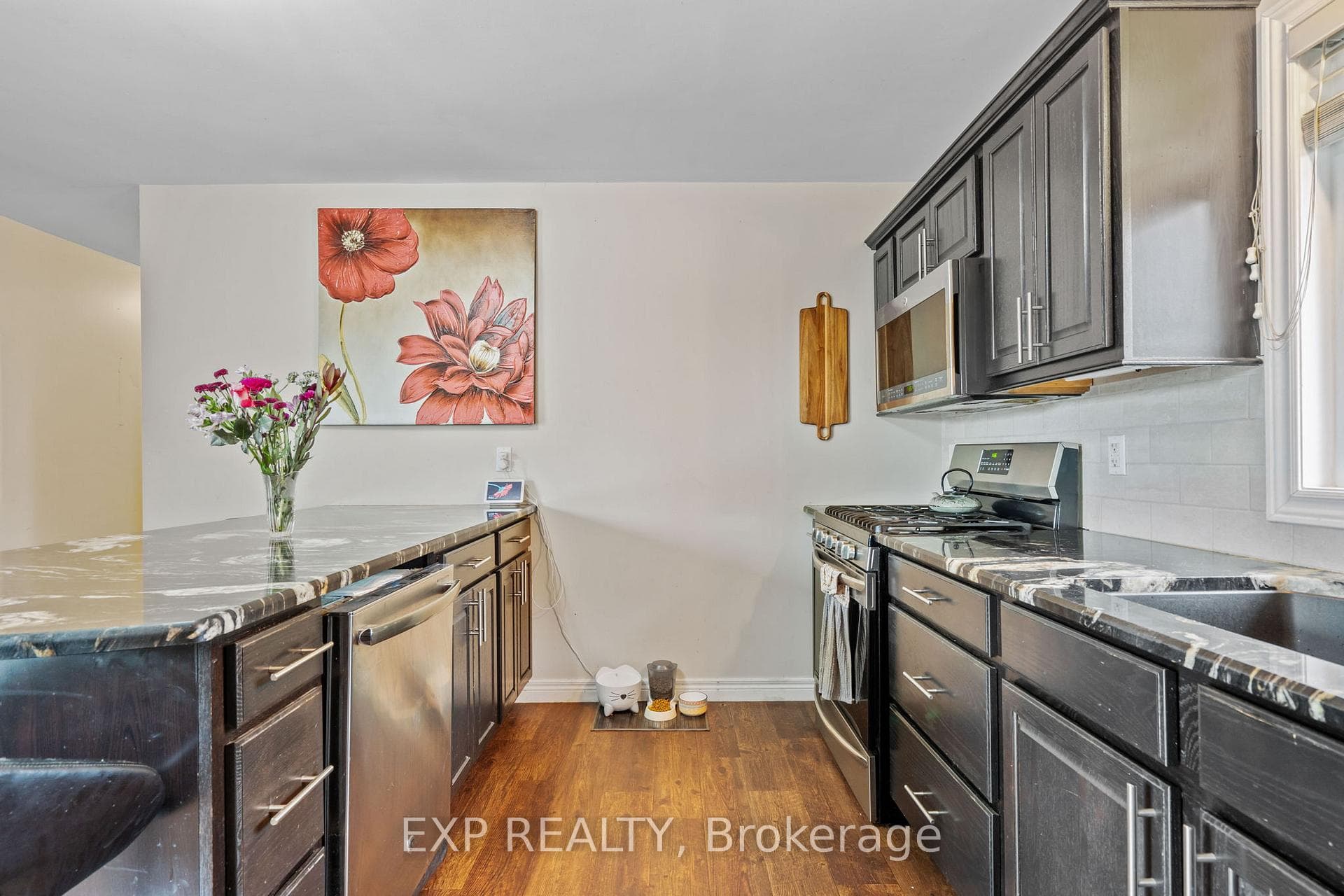 21837 Hoskins Line photo 12