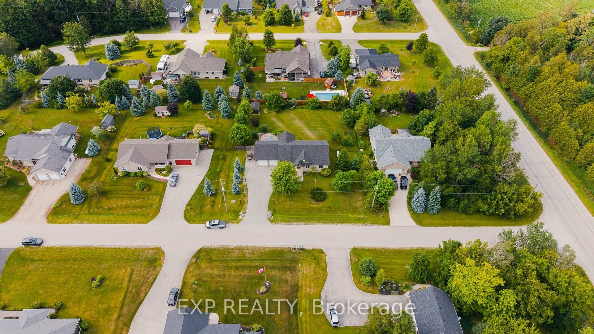 14 Regency Drive photo 36