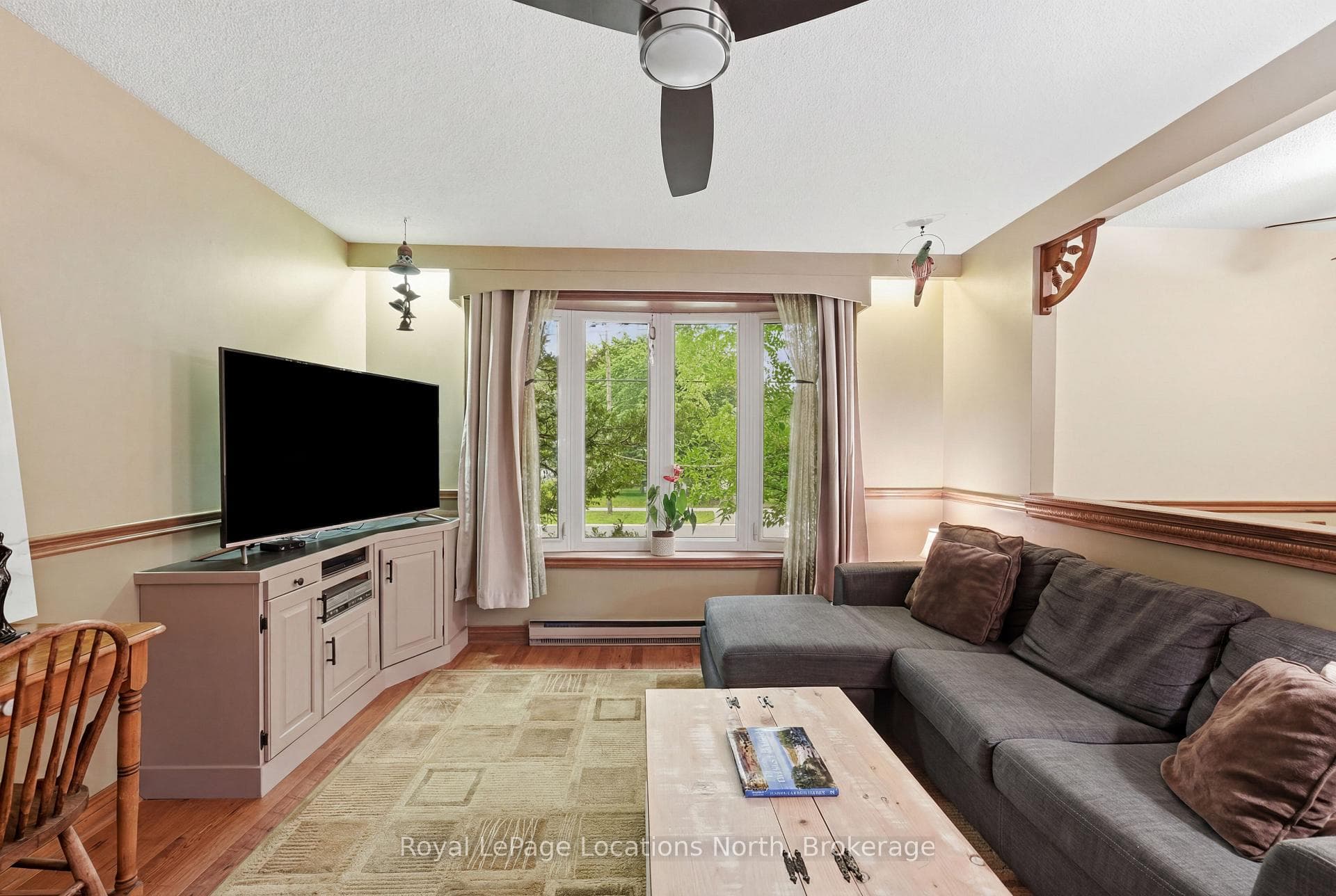 488 Maple Street photo 4
