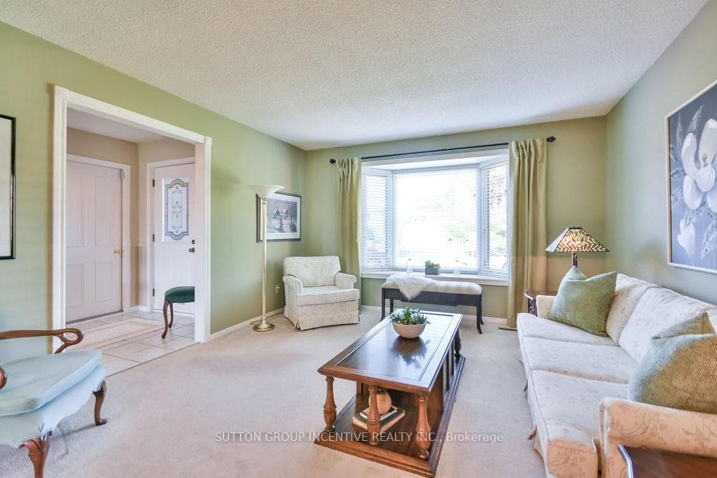 17 Kenny Crescent photo 17
