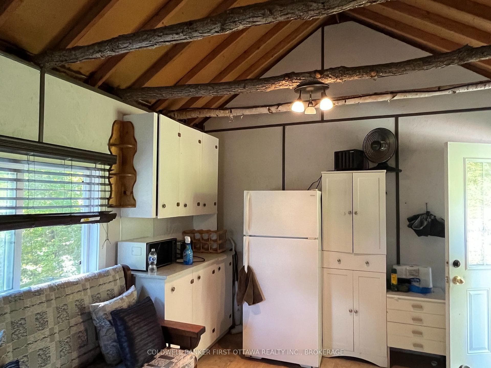 1097 Big Bay Drive photo 2