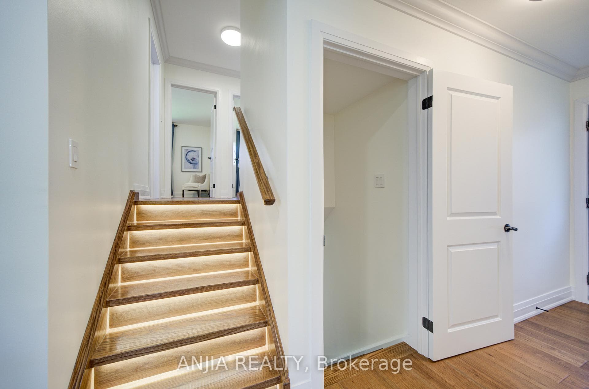80 Southdale Drive photo 16