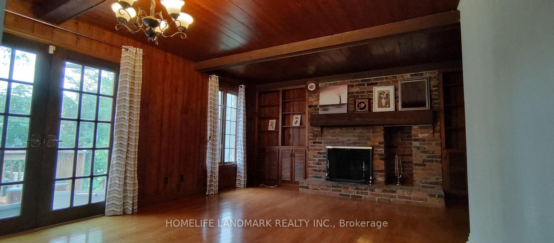 100 Kingslake Road photo 8