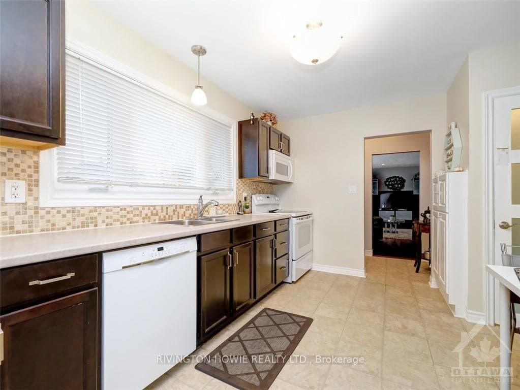 93 JASPER Avenue photo 13