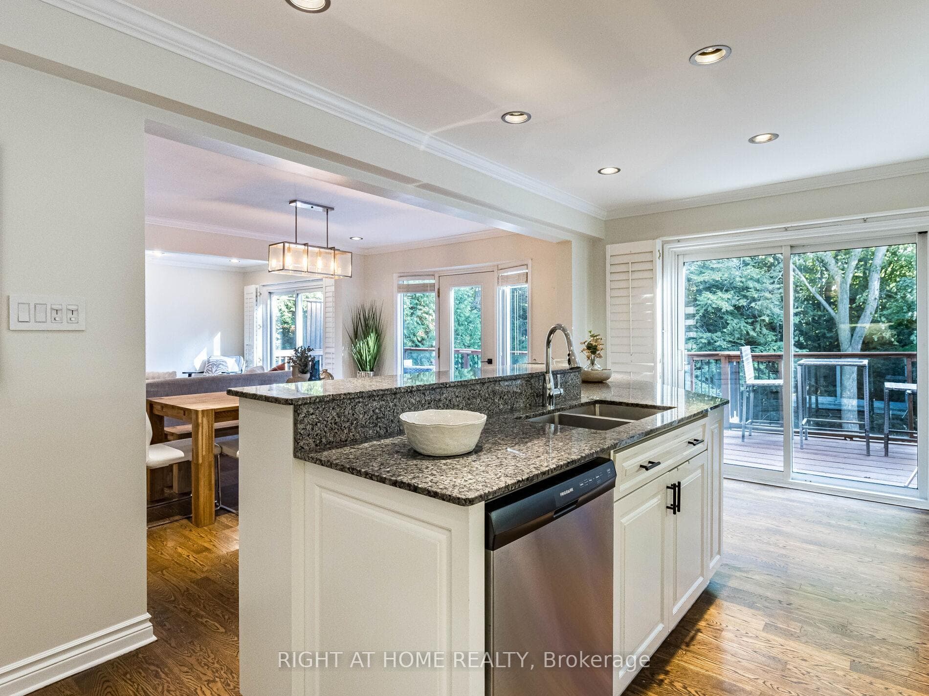 205 Kemano Road photo 10