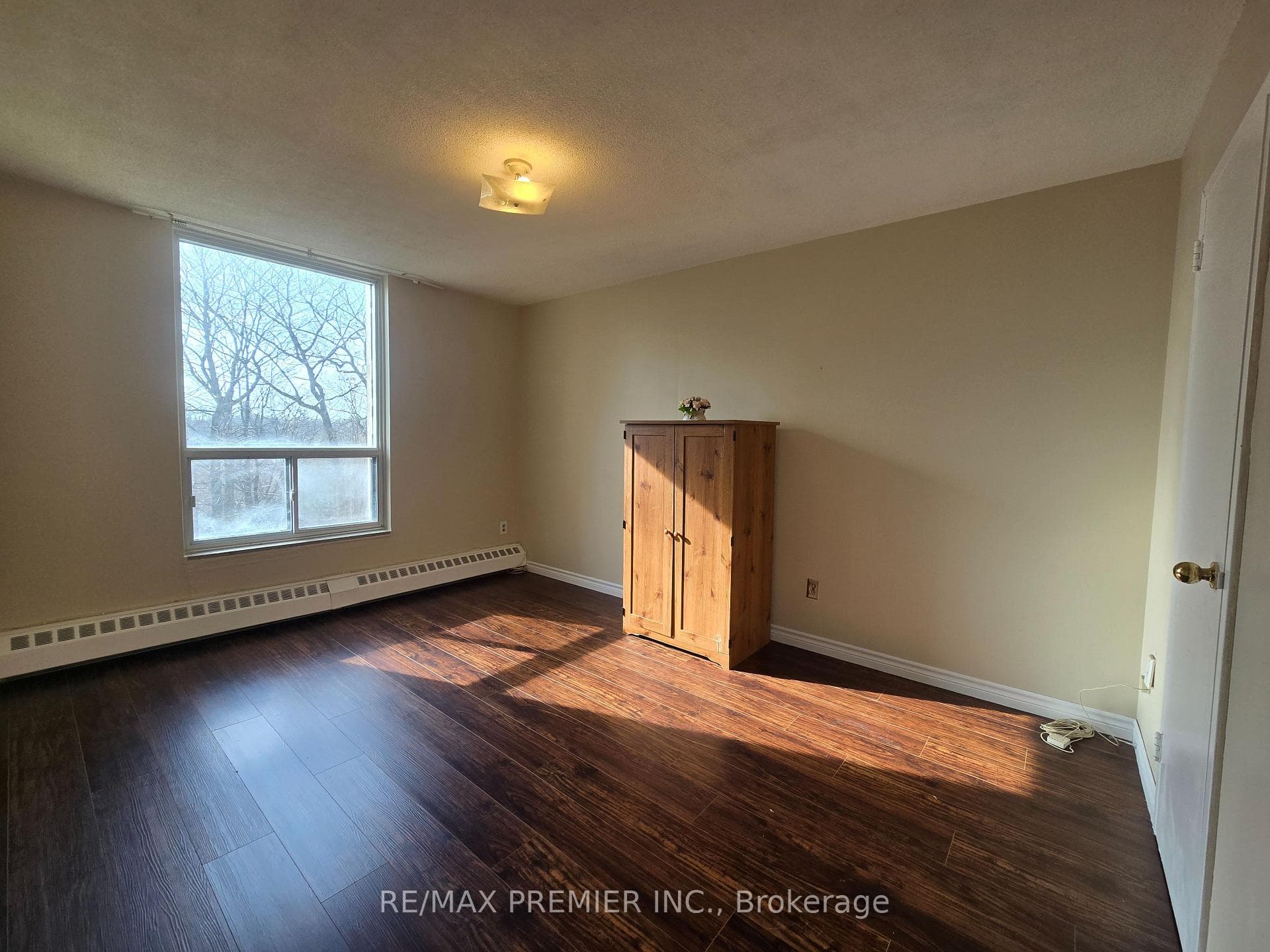 15 London Green Court Unit 408 photo 9