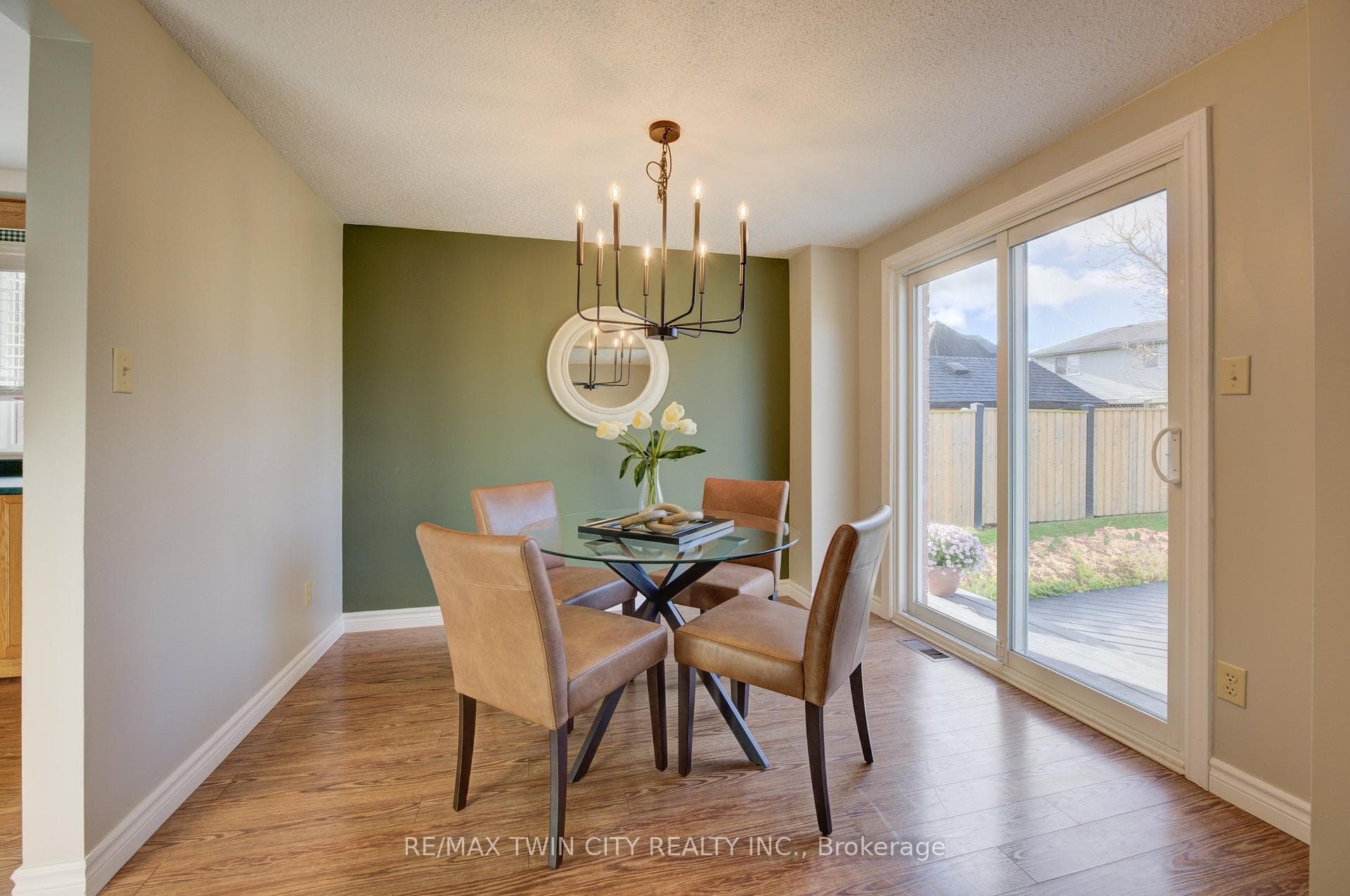 16 Edgemere Drive photo 11