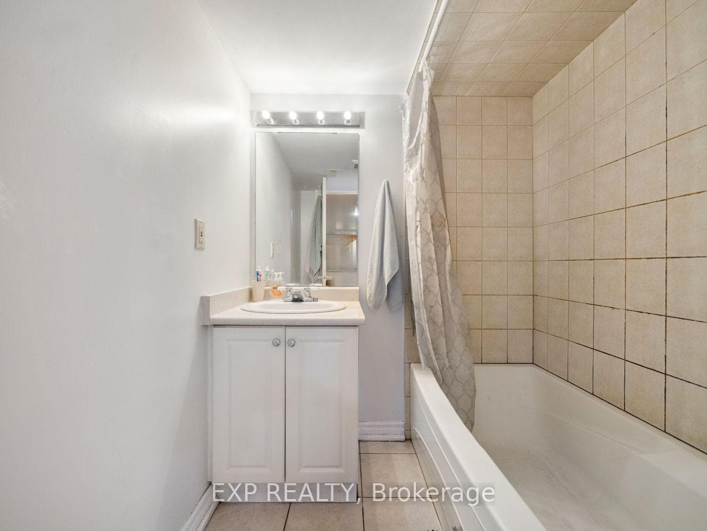 1 Sedgewick Circle photo 24