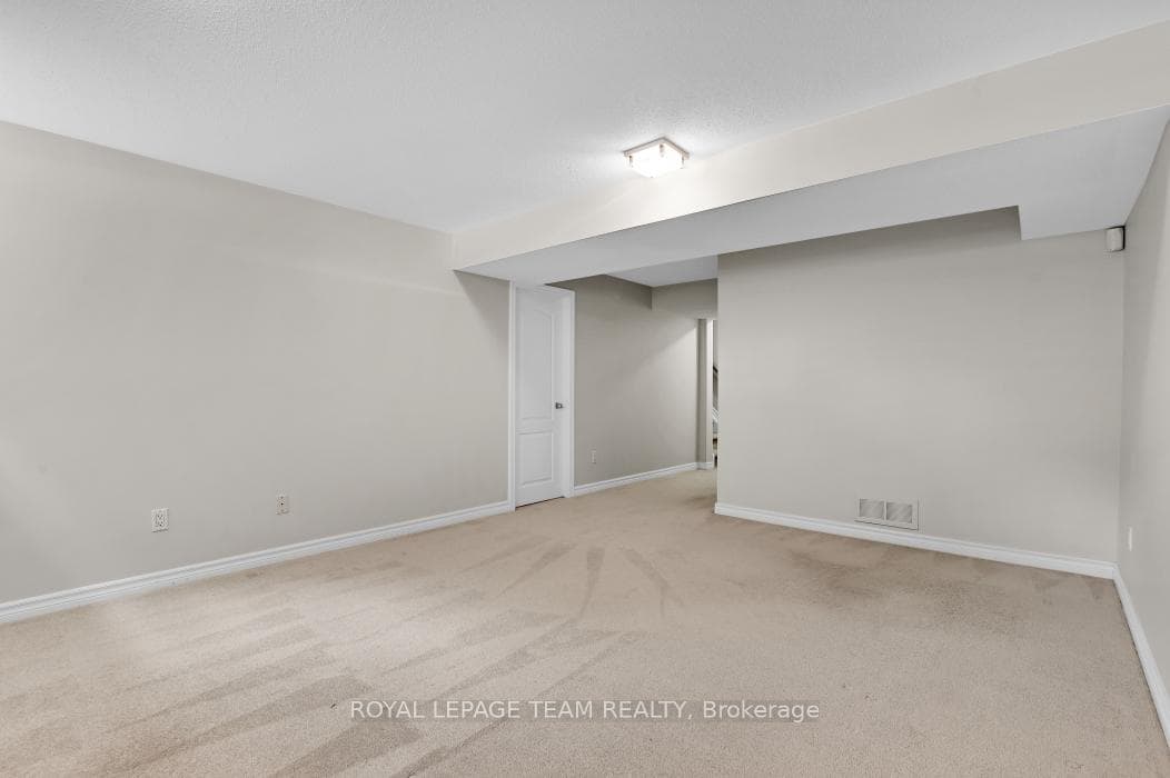 87 SELHURST Avenue photo 36