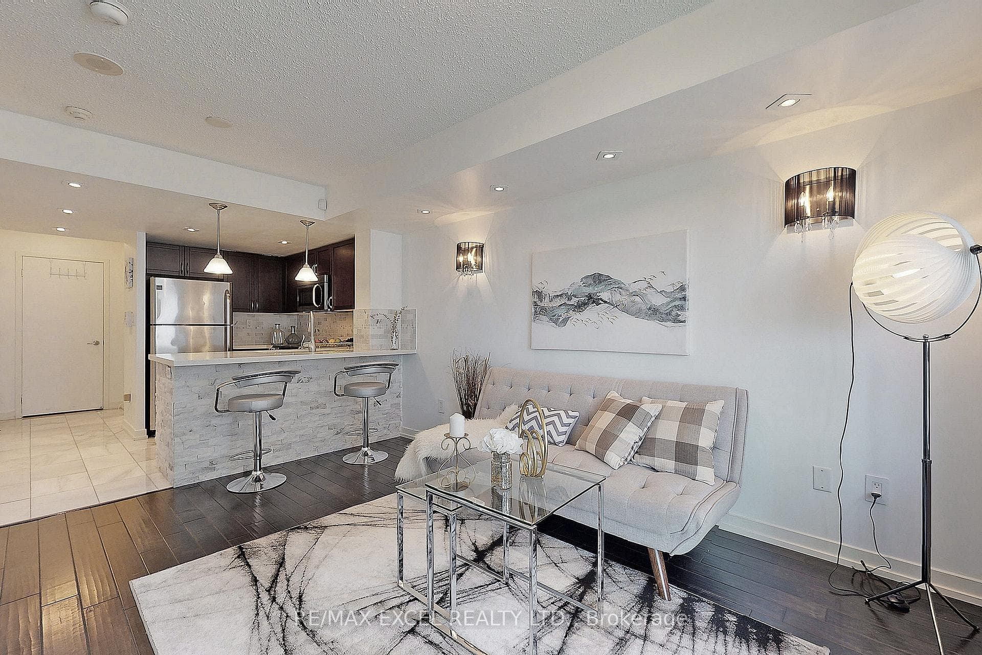 816 Lansdowne Avenue Unit 616 photo 9