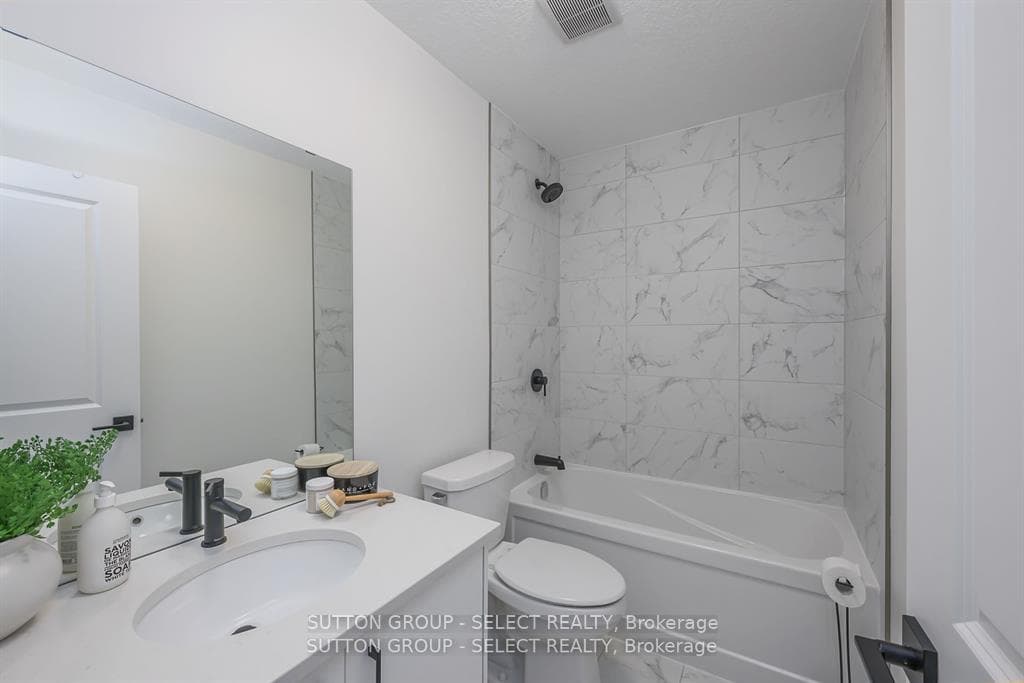 2835 Sheffield Place Unit 40 photo 32