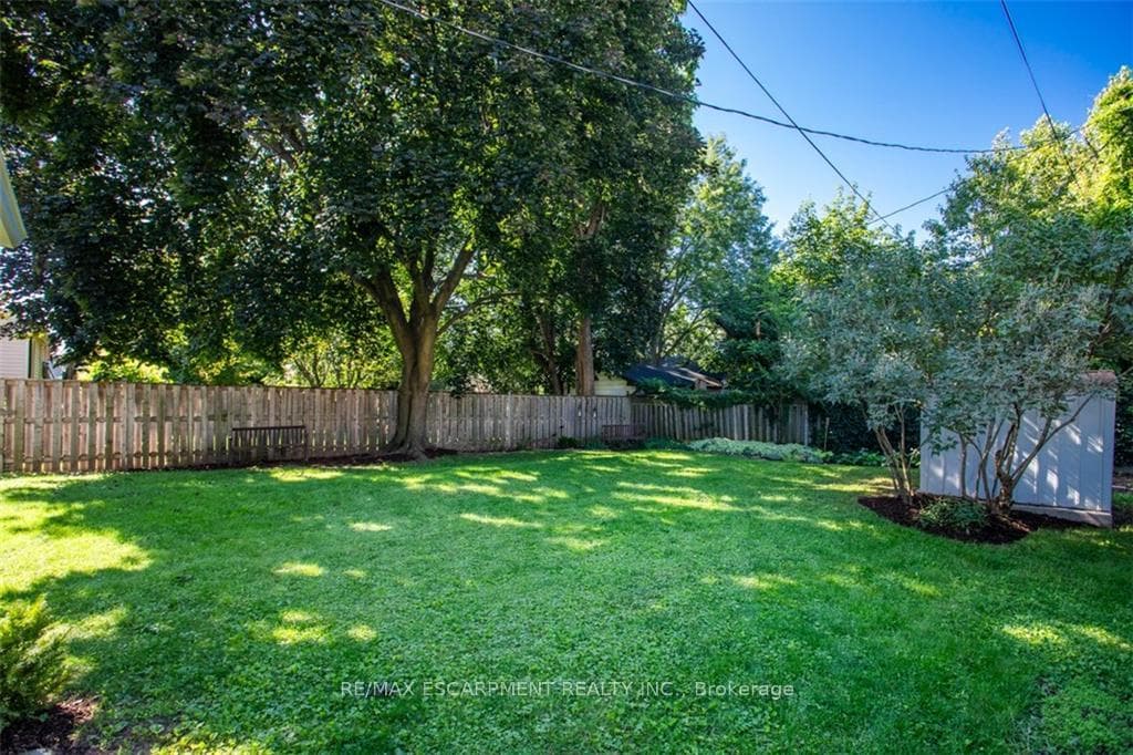 978 Kingsway Drive photo 23