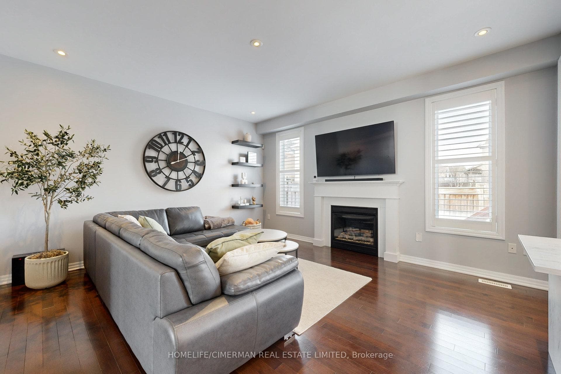 421 Leiterman Drive photo 6