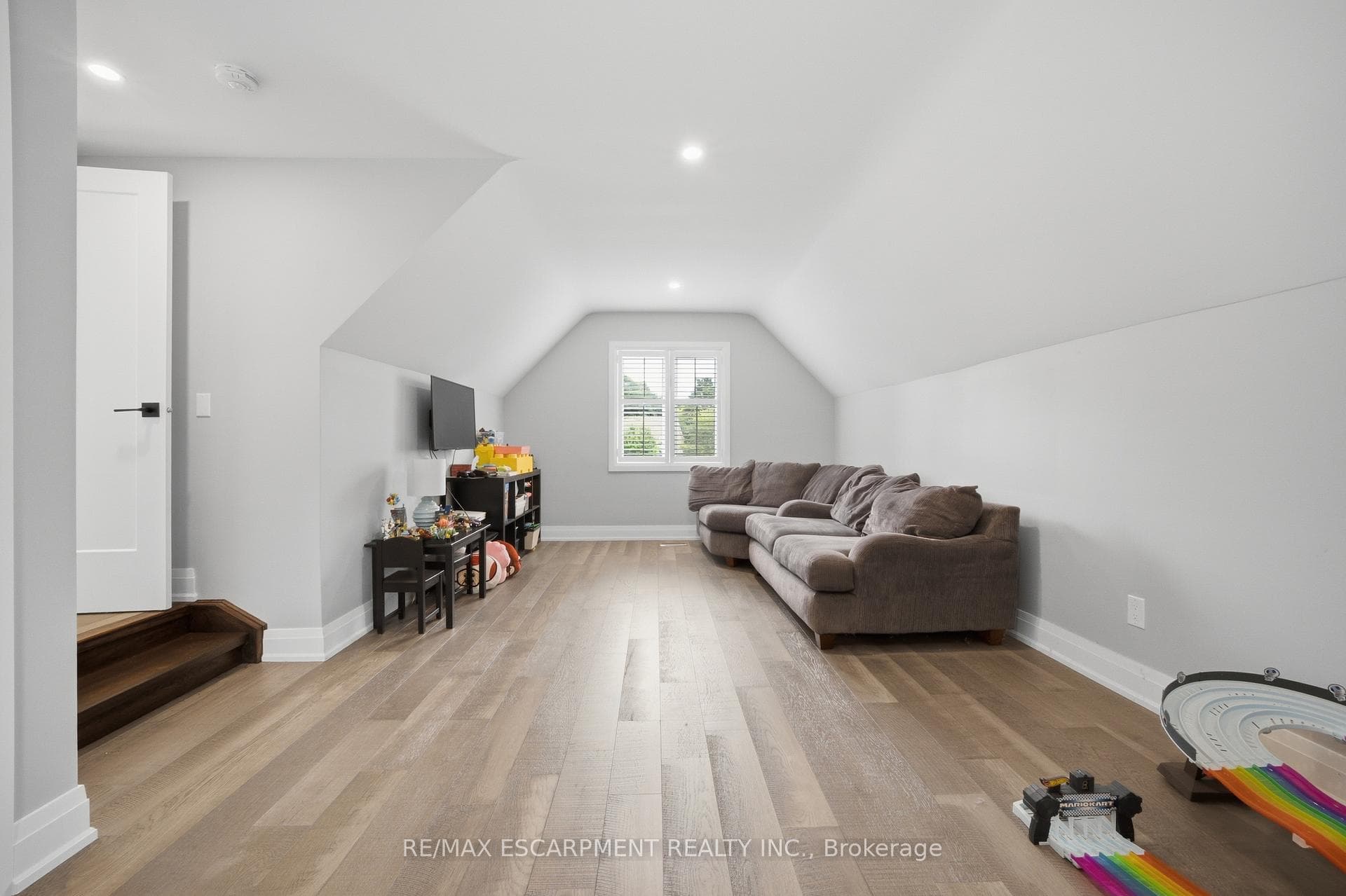 81 Flanders Drive photo 28