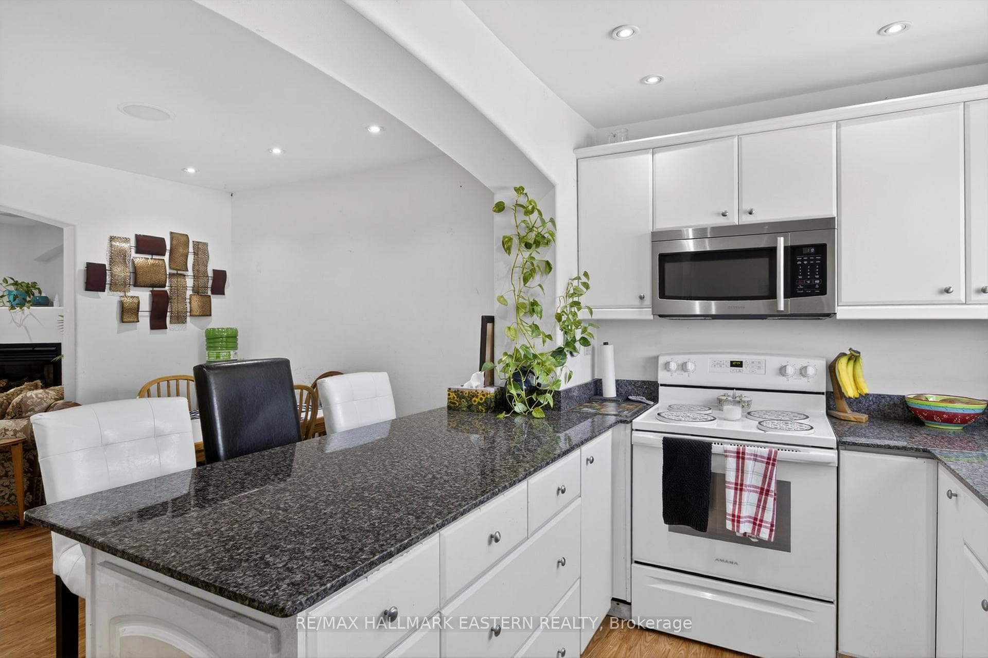 996 Sydenham Road Unit #33 photo 8