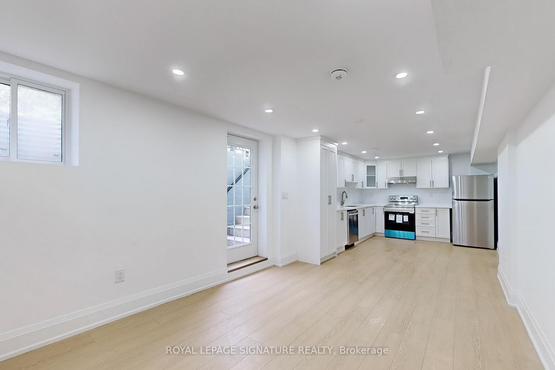 1018 Glenbourne Drive photo 8