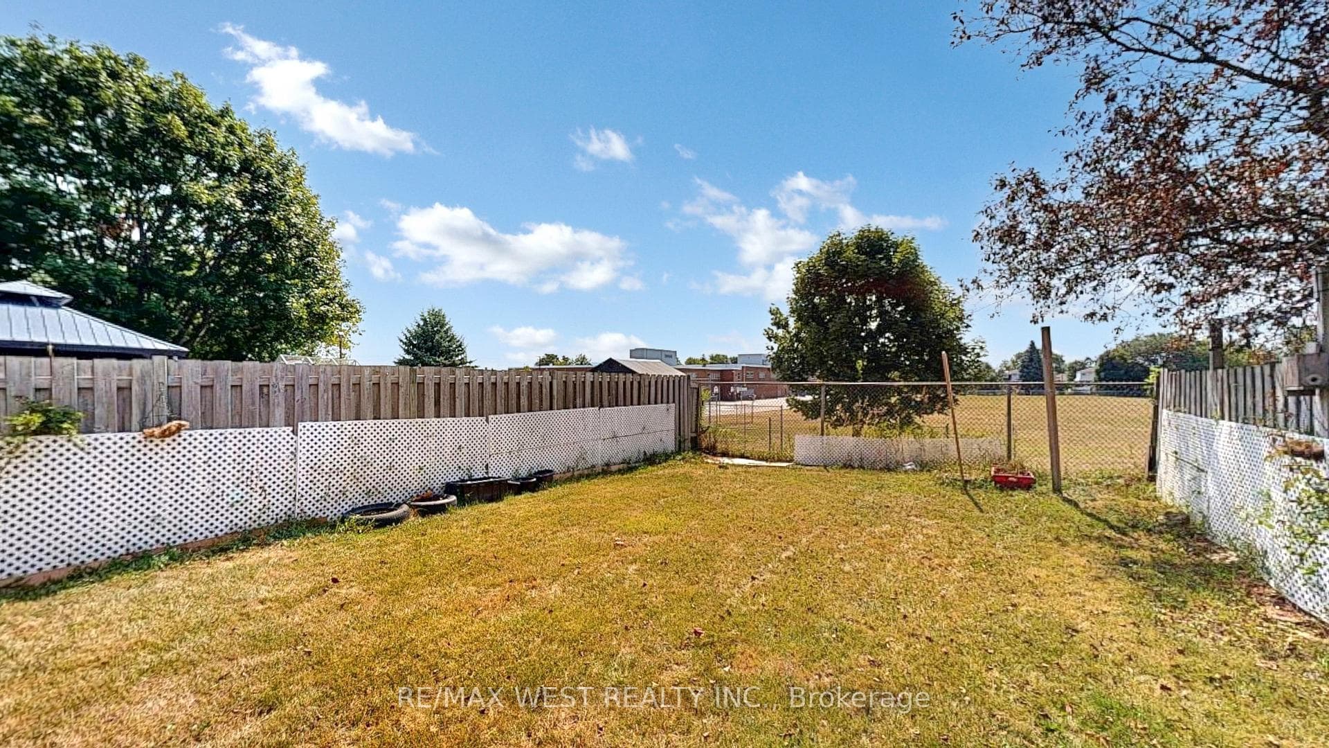 325 Killarney Court photo 48