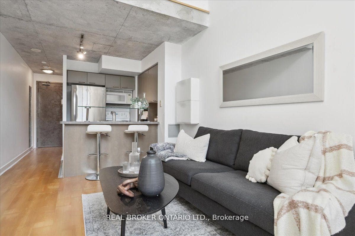255 Richmond Street Unit 405 photo 11