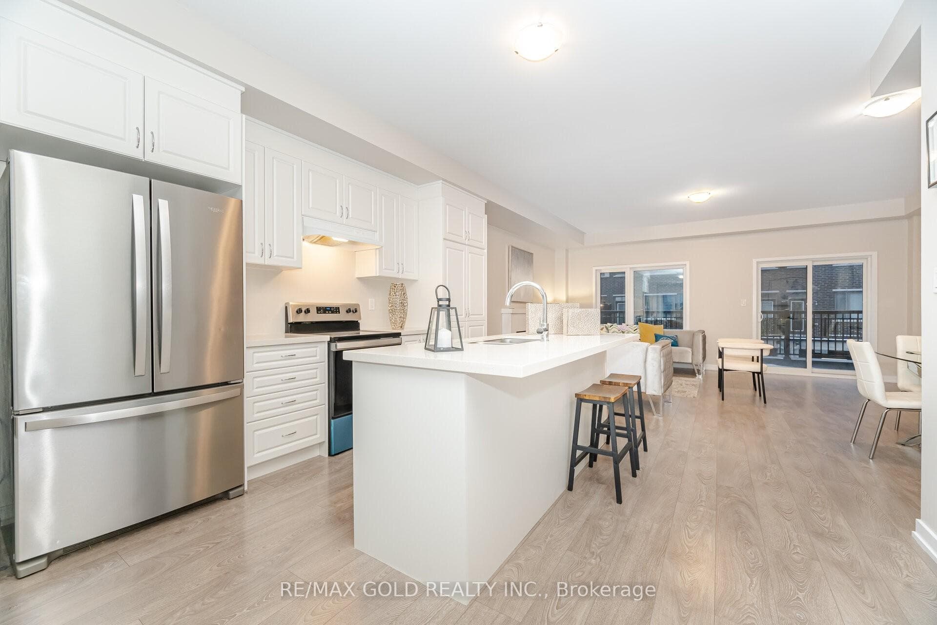 19 Lambert Lane photo 6