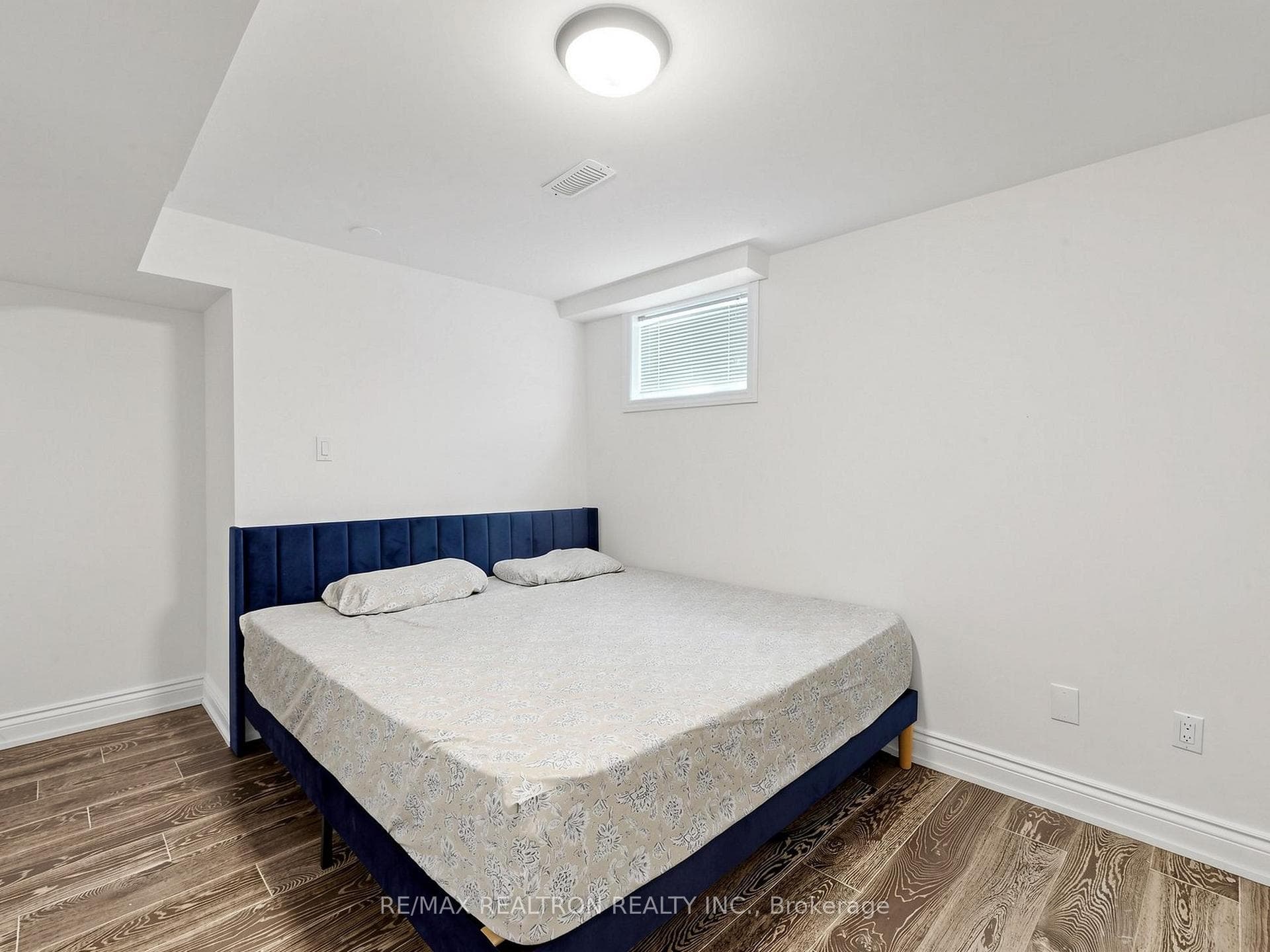 132 Stilecroft Drive photo 41