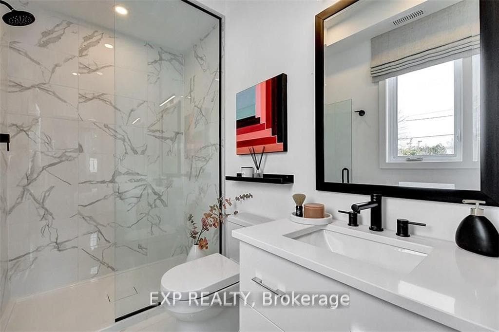 Photos used are to showcase builder finishes.