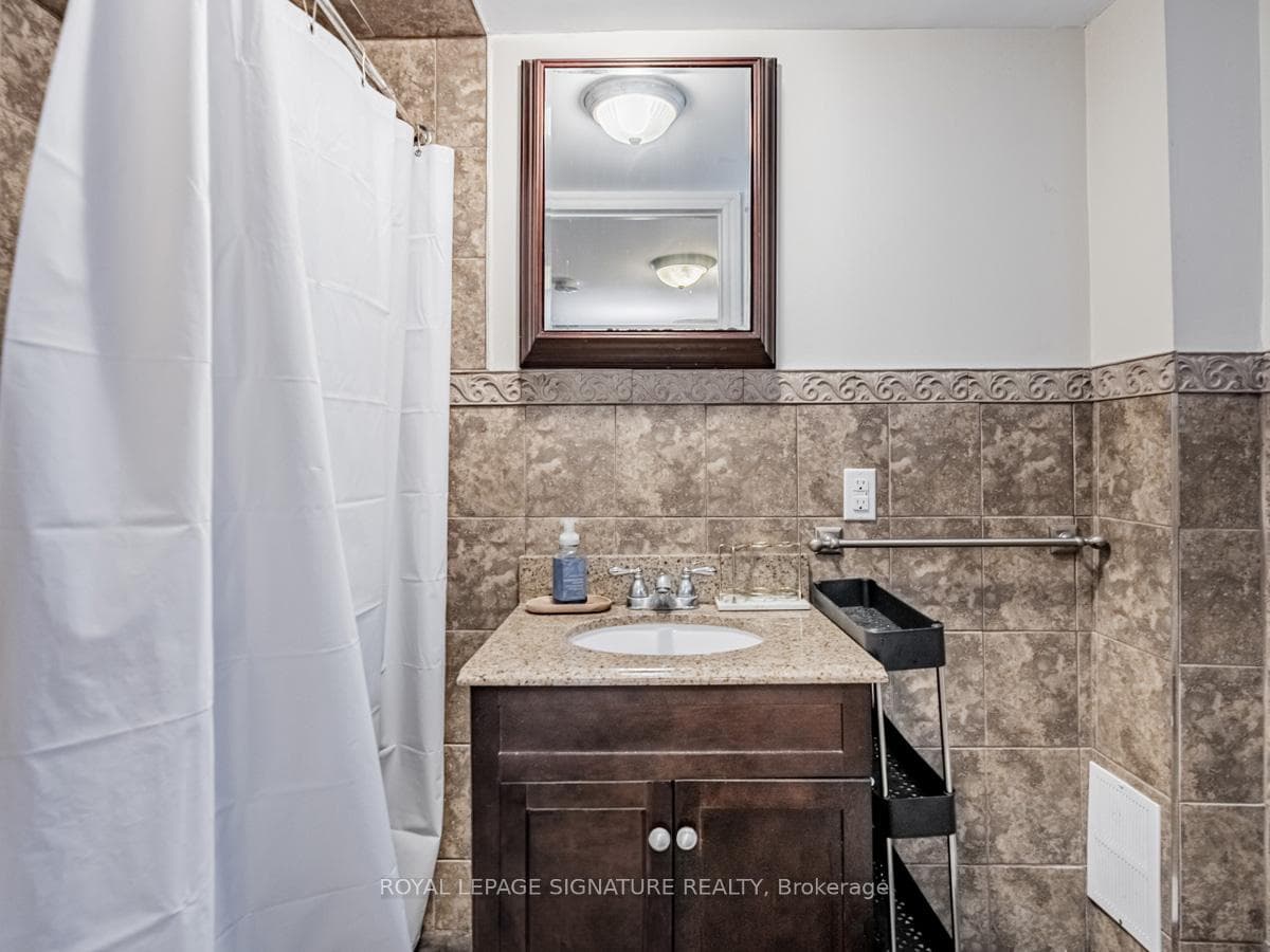 229 Winona Drive Unit Lower photo 12
