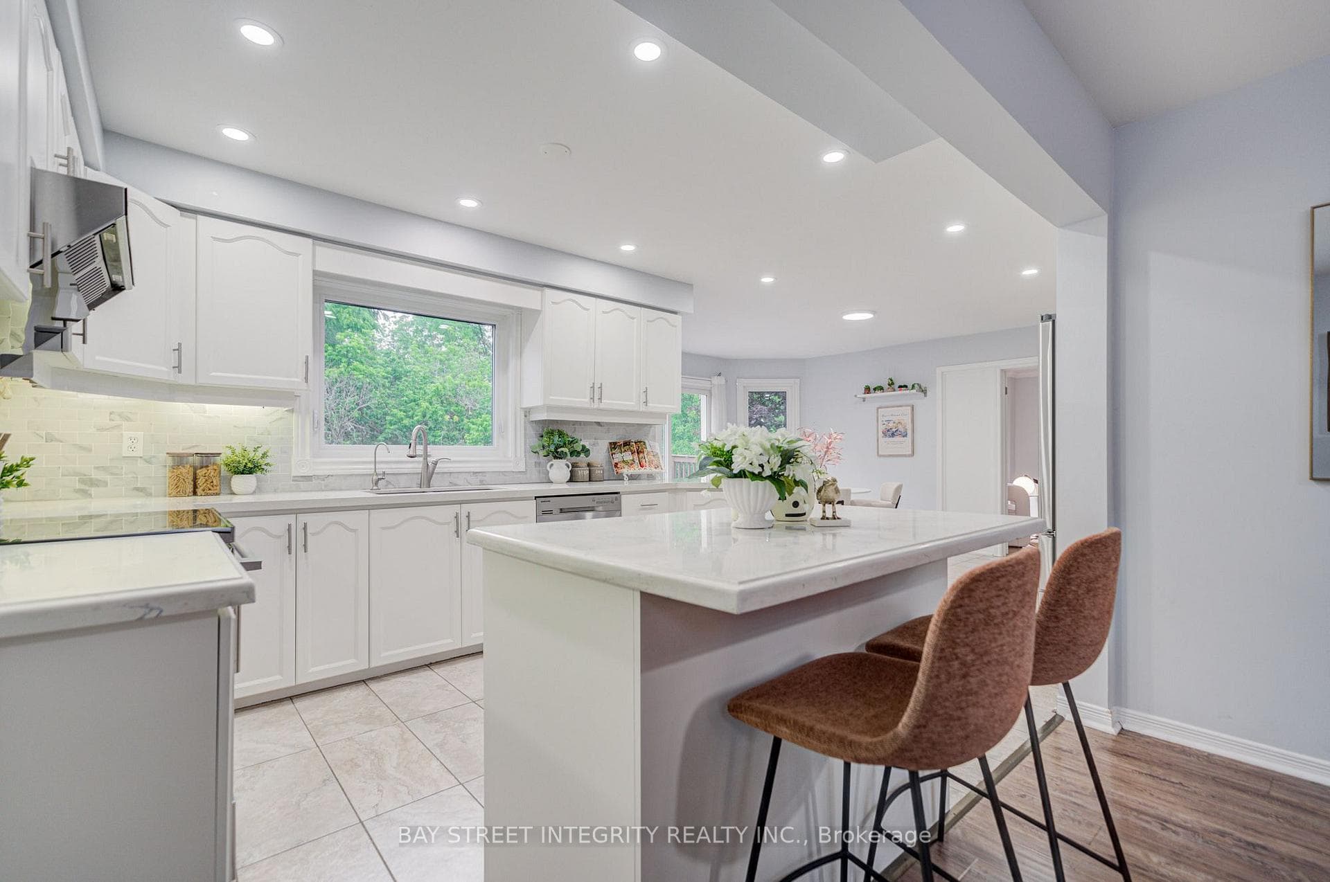 753 College Manor Drive photo 11