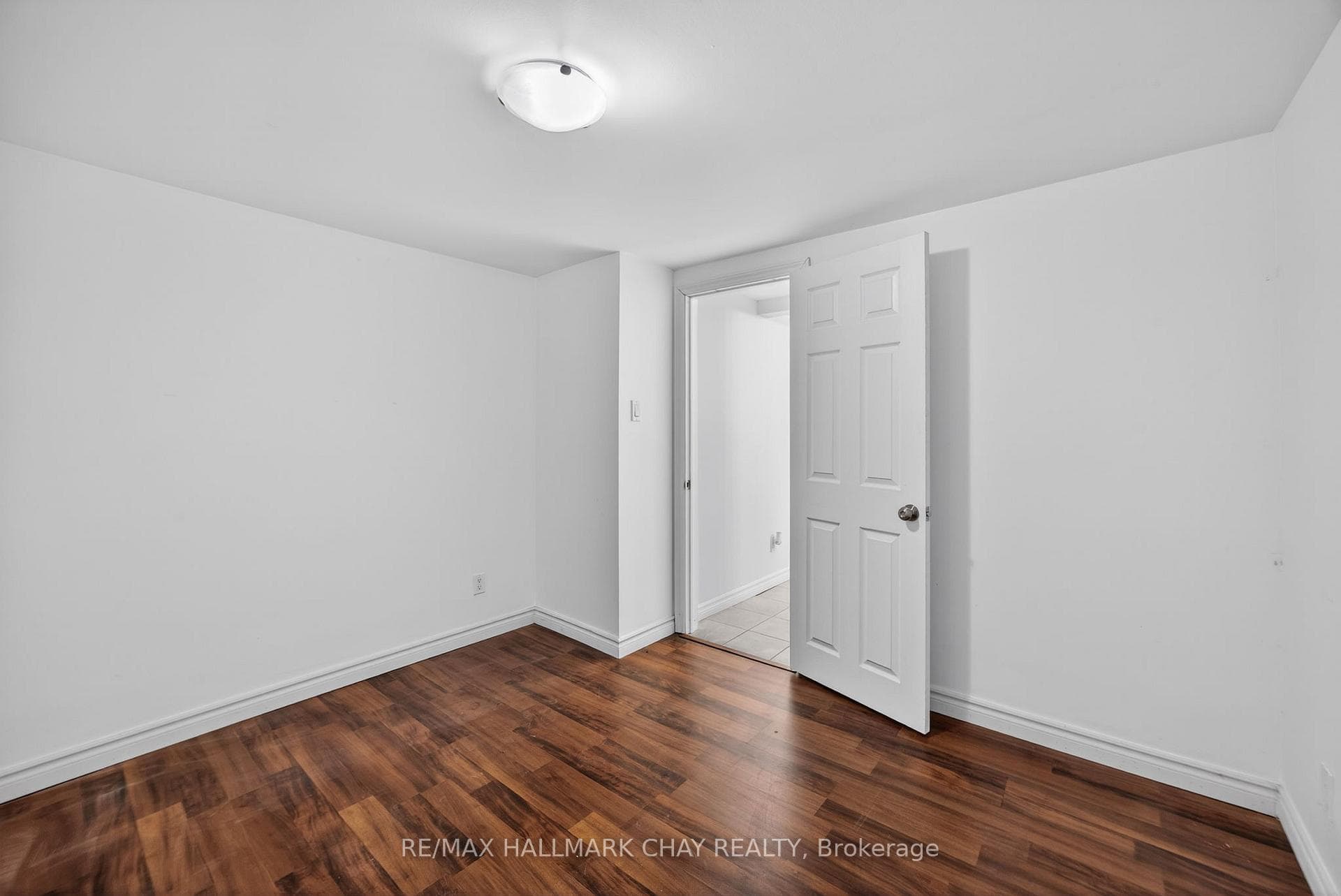 8 Newton Street photo 20