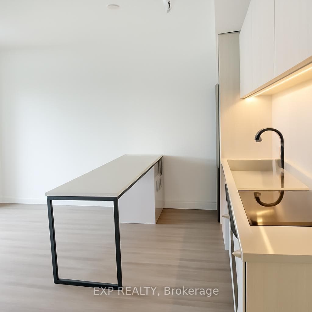 2495 Eglinton Avenue Unit 309 photo 12