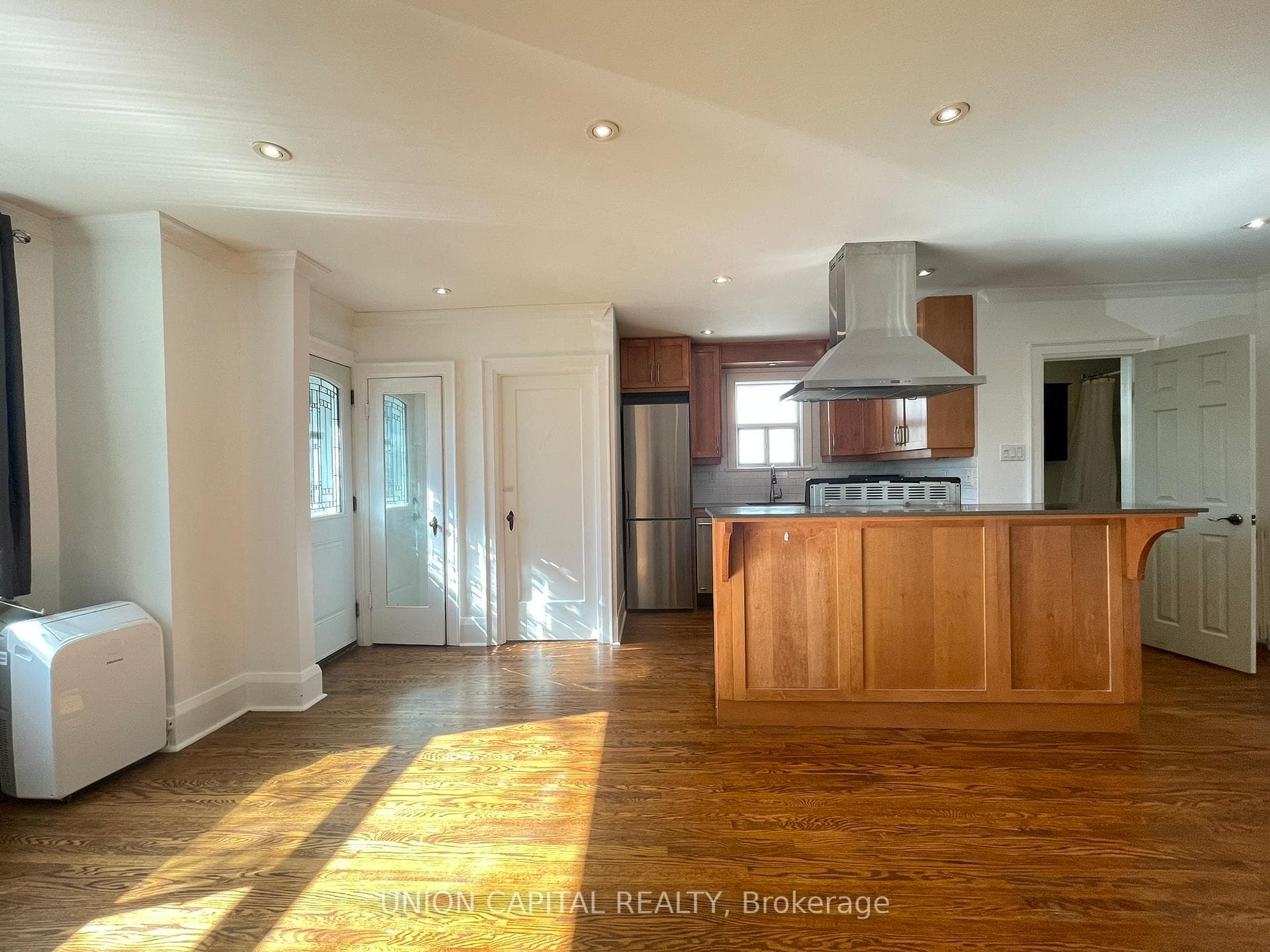 46 Richard Avenue photo 11