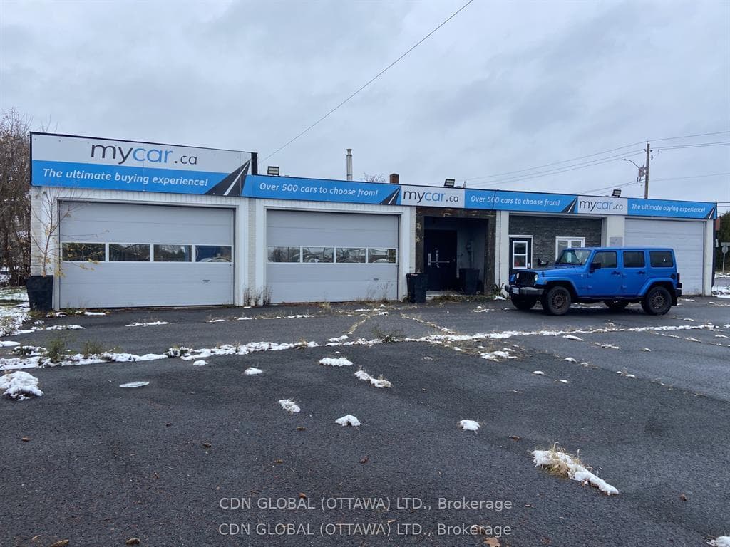 1180 Pitt Street photo 2