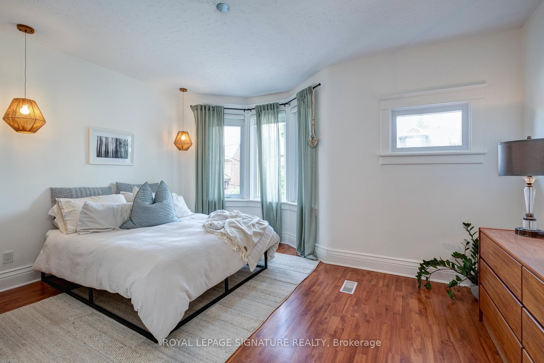57 Simpson Avenue photo 12