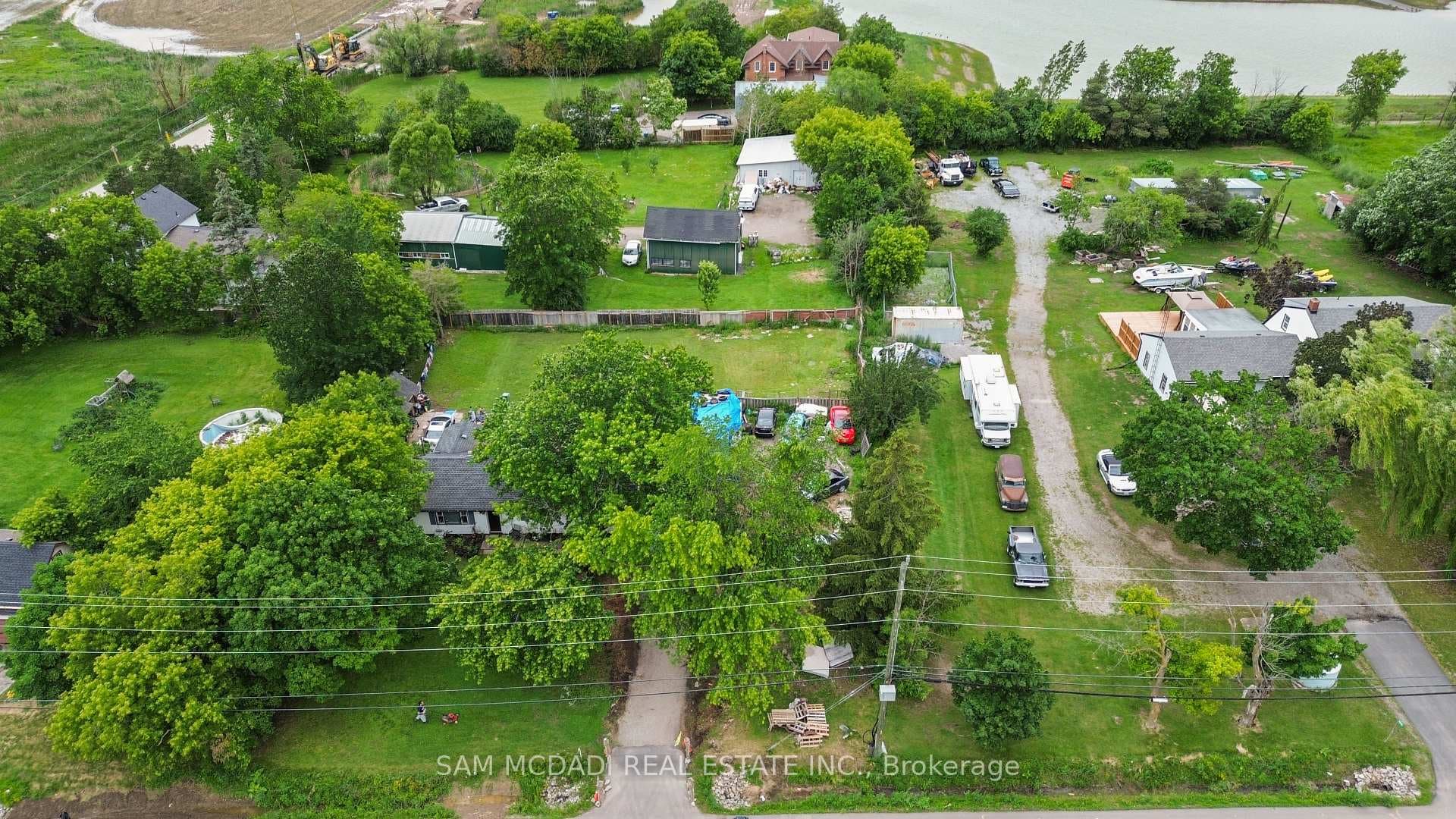 10043 Britannia Road photo 1