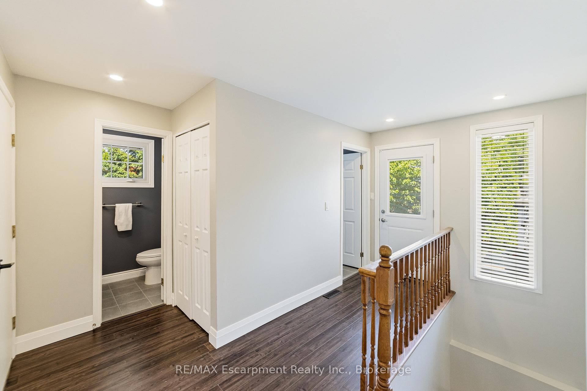 449 Roymor Crescent photo 15