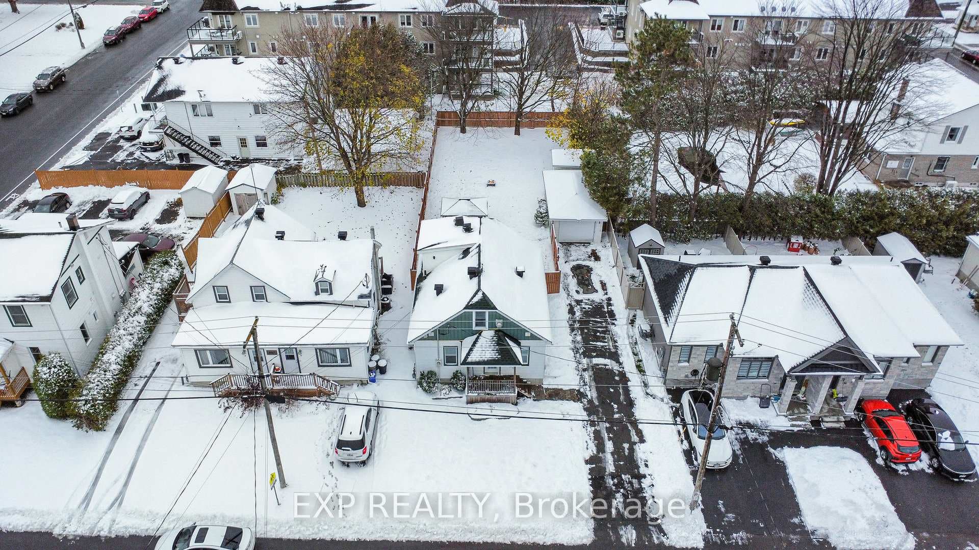 659 Montcalm Street photo 32