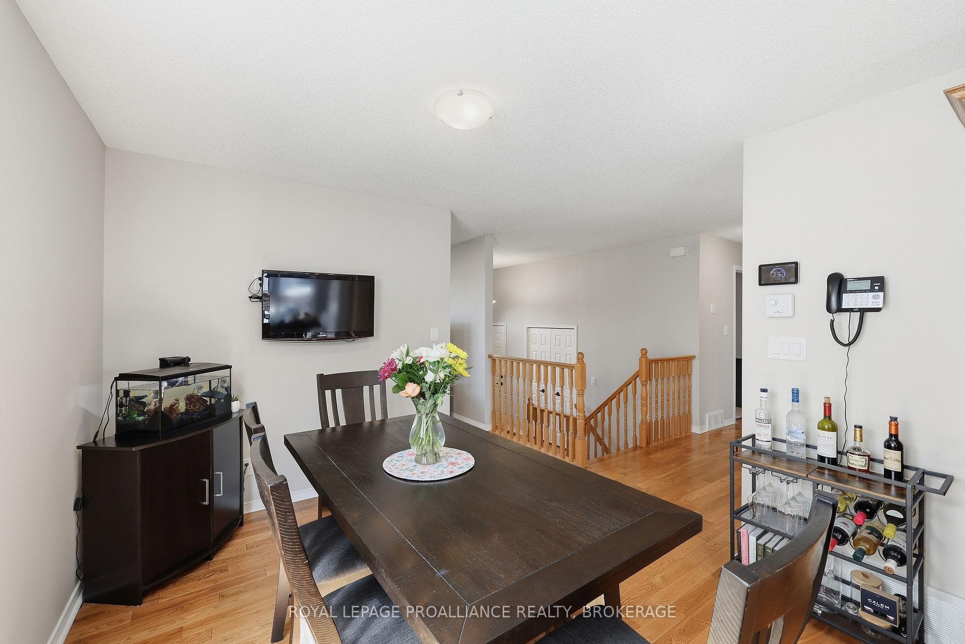 1380 Fisher Crescent photo 9