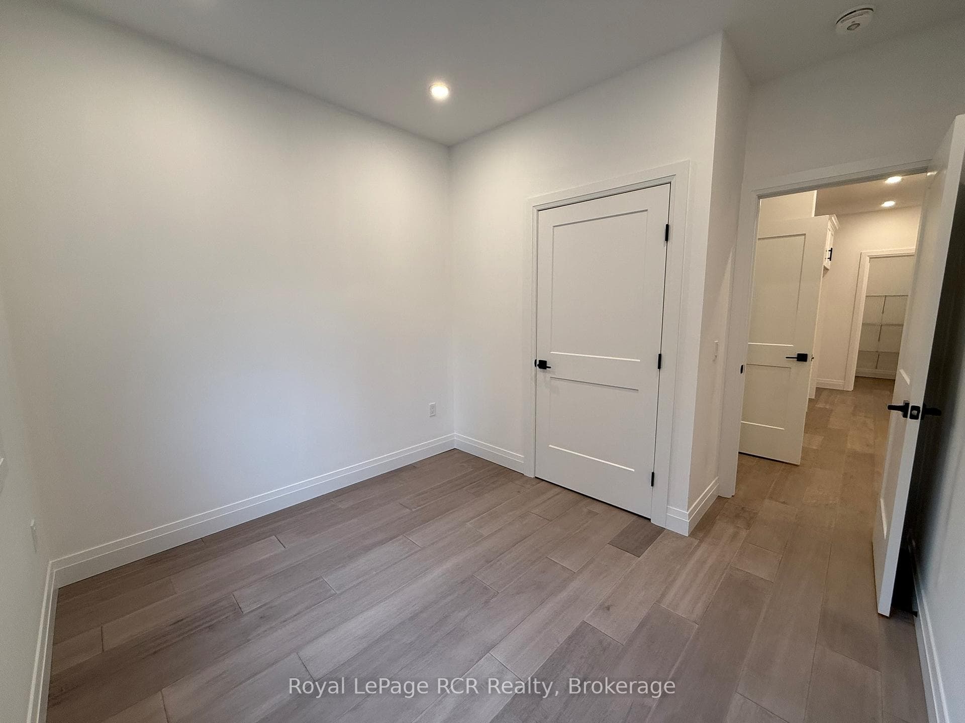 170 Elgin Street photo 28