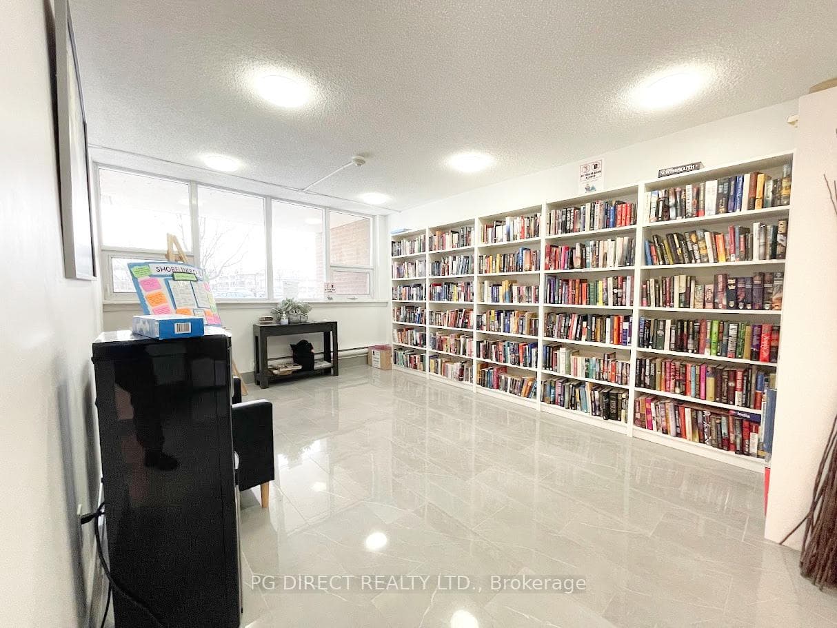 500 Green Road Unit 1216 photo 18