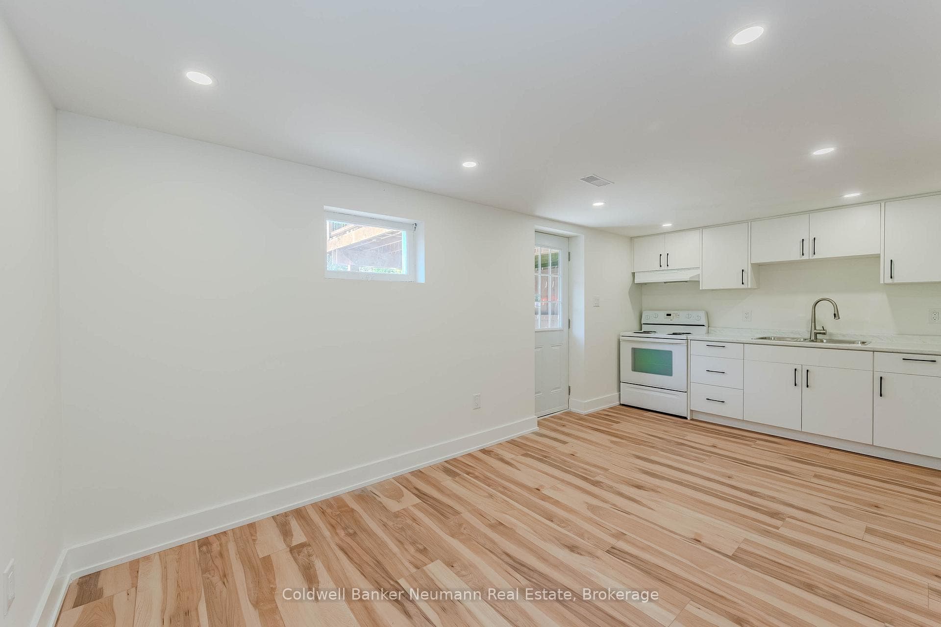 69 Hadati Road Unit B photo 2