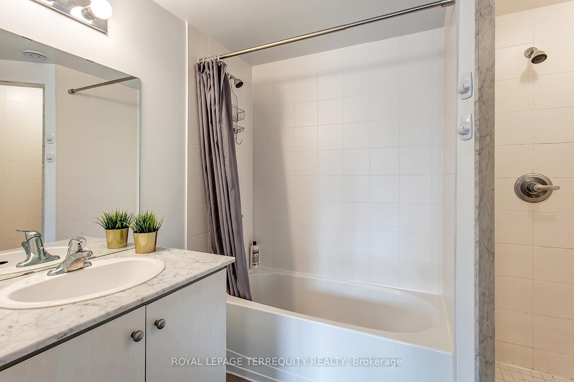 539 Jarvis Street Unit Ph5 photo 15