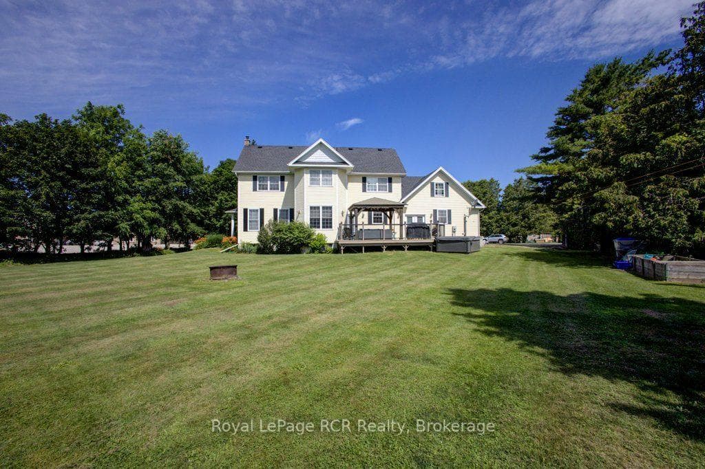 2020 John Street photo 36
