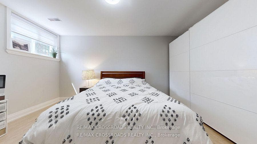 12A Delroy Drive photo 29