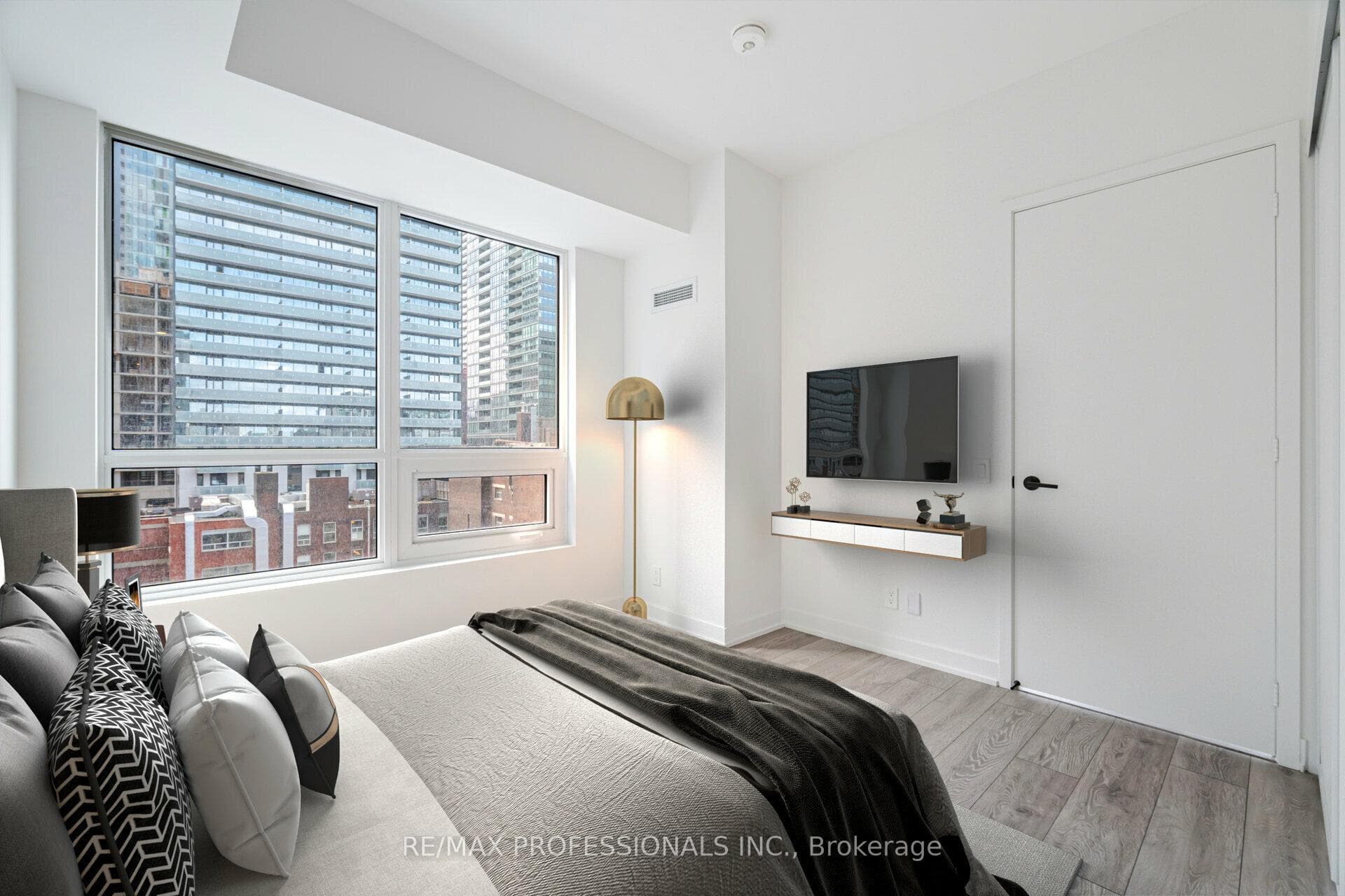108 Peter Street Unit 719 photo 17