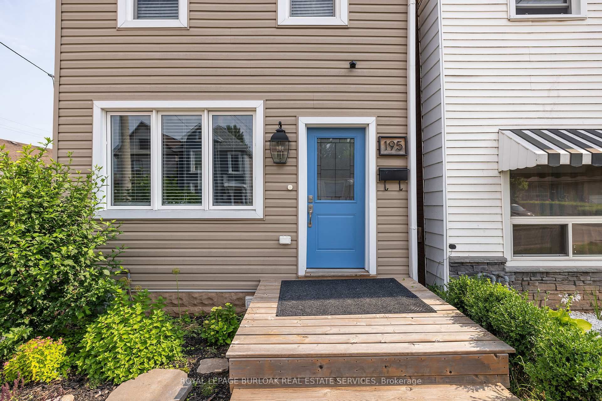 195 Wood Street photo 4