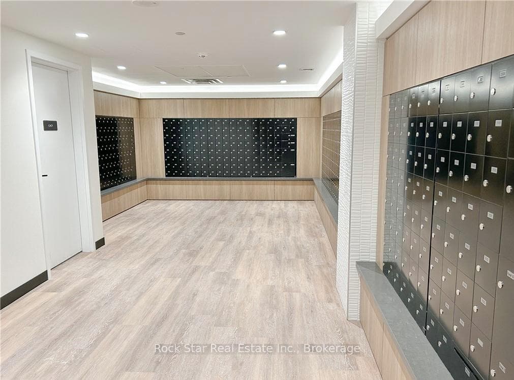 7950 Bathurst Street Unit 629 photo 5